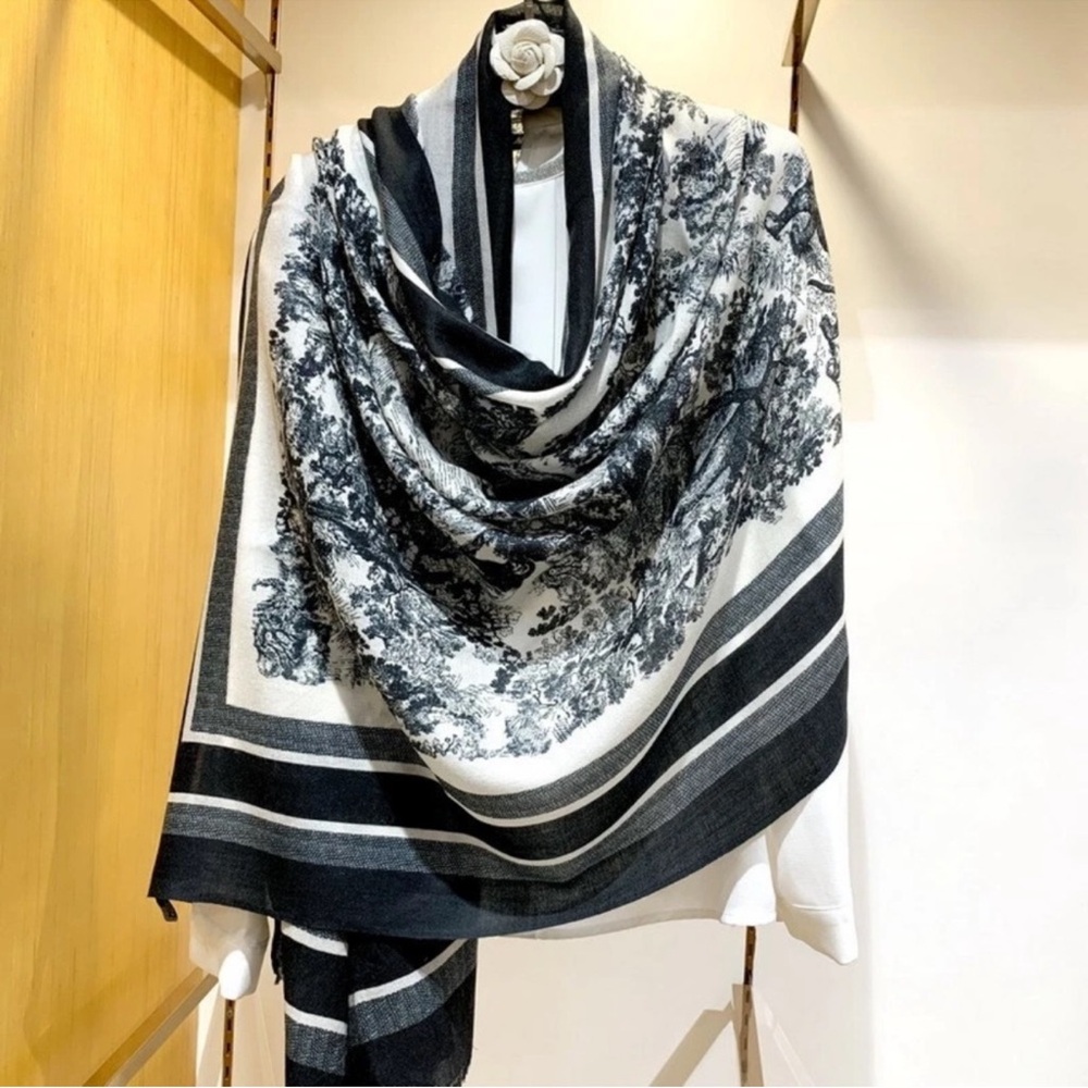 Black and White Patterned Scarf